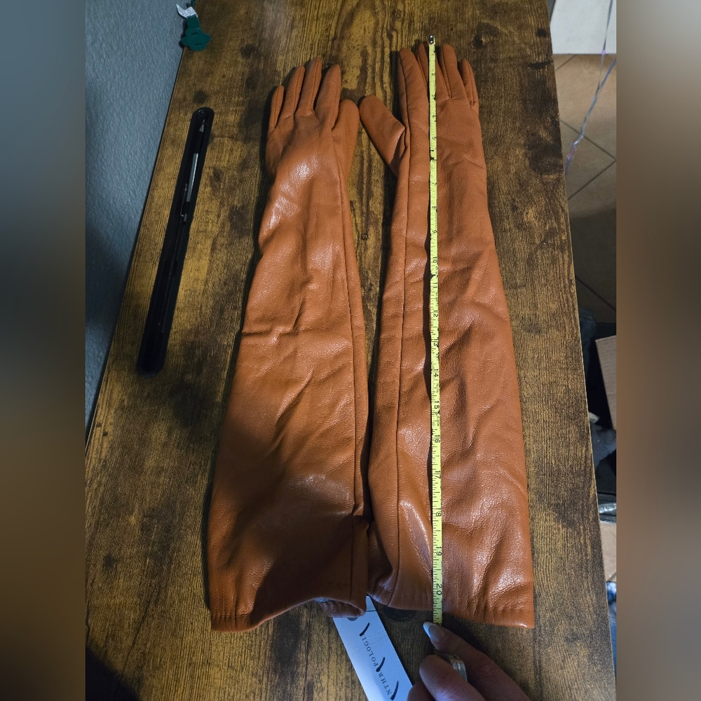 Anthropologie Long Leather Gloves in Brown - Picture 4 of 11